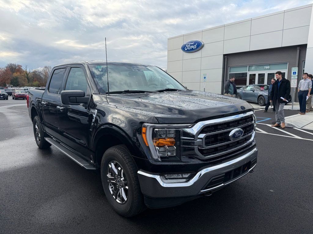 2023 Ford F-150 XLT photo 3
