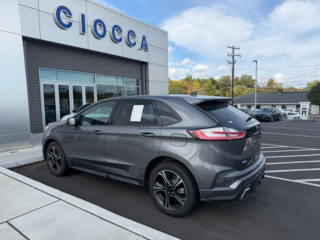 2022 Ford Edge ST photo 2