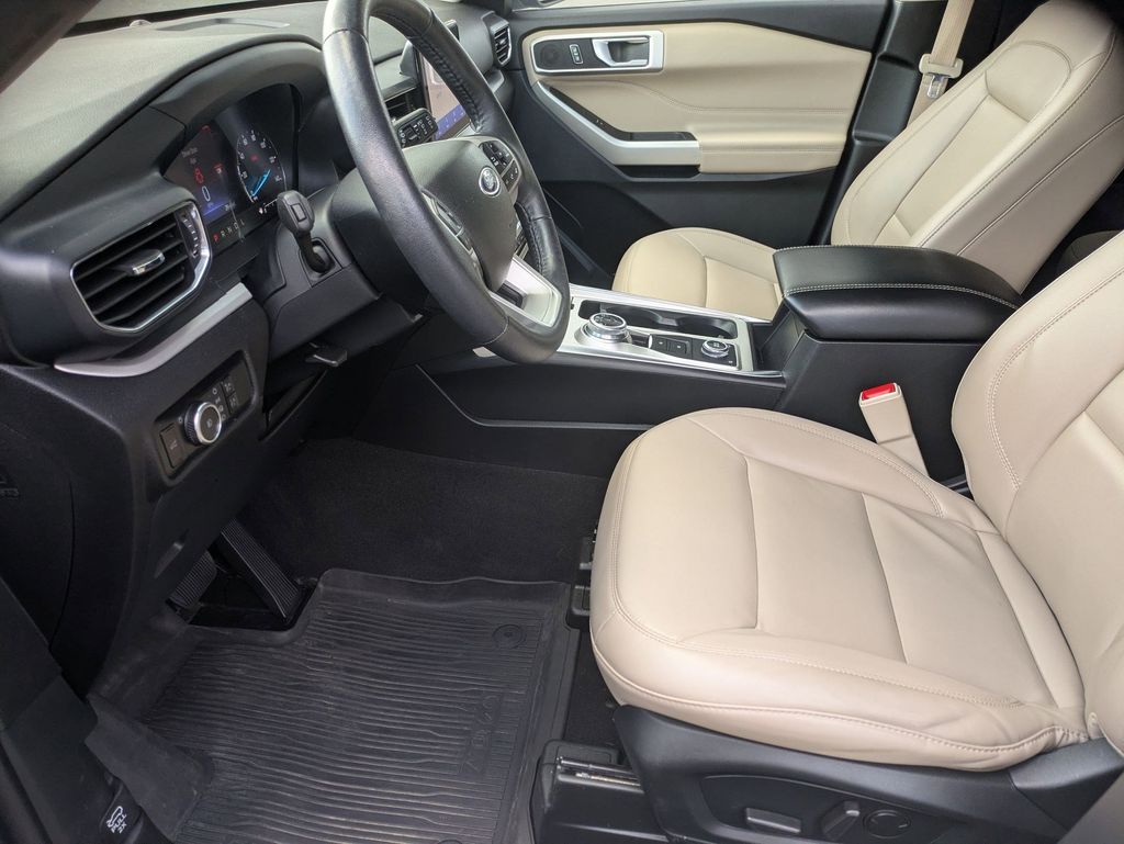 2023 Ford Explorer XLT - Photo 19