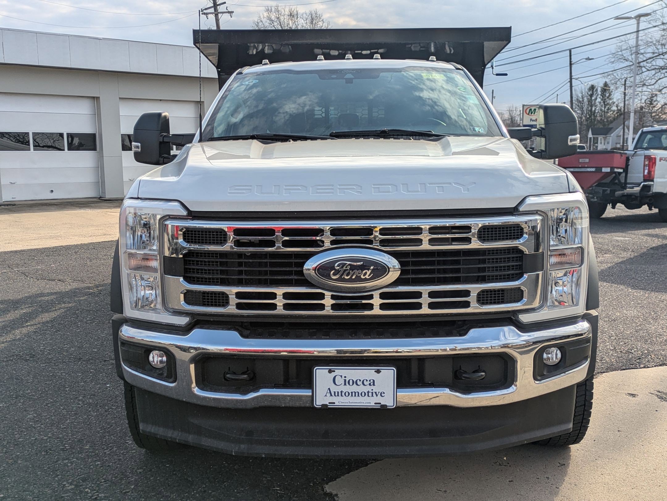 2024 Ford F-550 photo 2