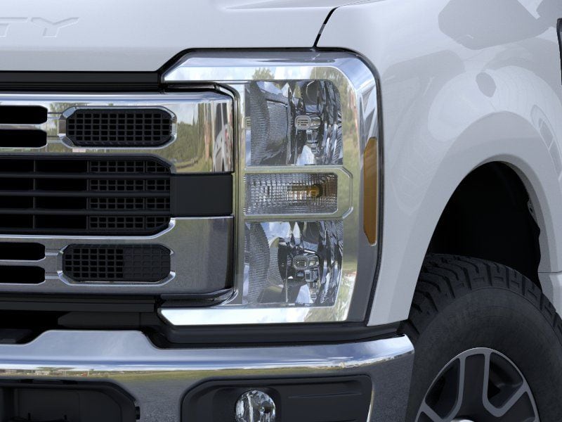 2025 Ford F-350 Super Duty Chassis Cab XLT - Photo 23