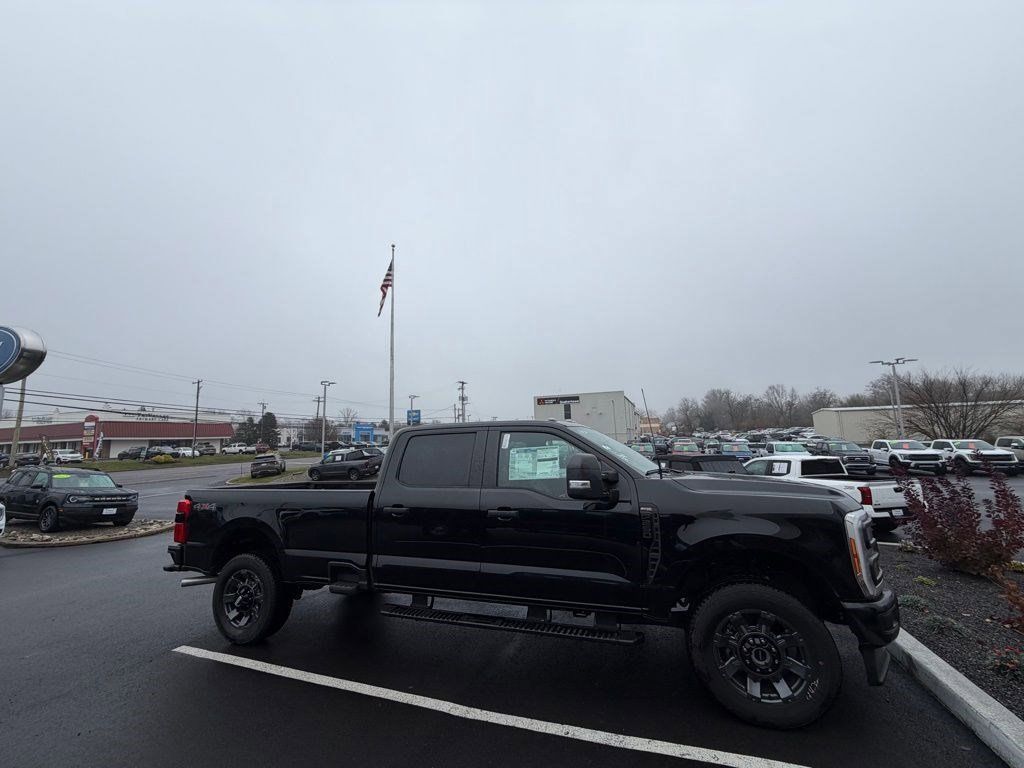 2023 Ford F-250 XL photo 4