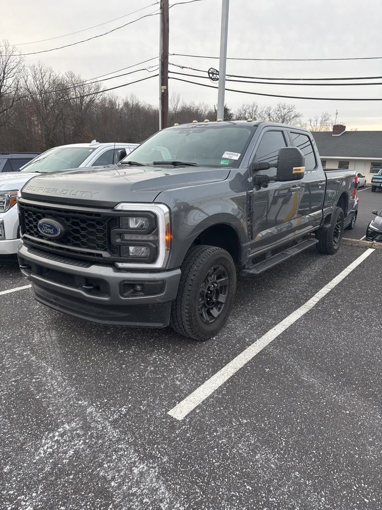 2024 Ford F-250 Super Duty Lariat's photo