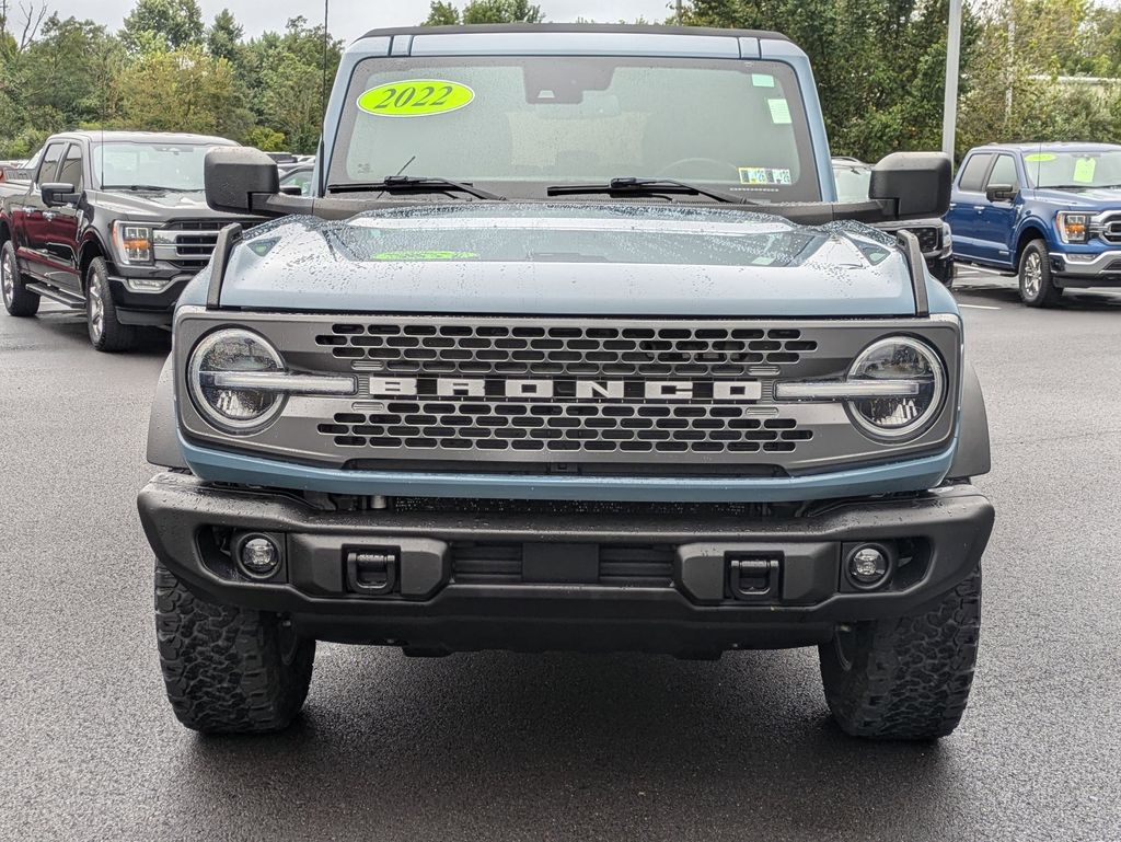 2022 Ford Bronco Badlands photo 2
