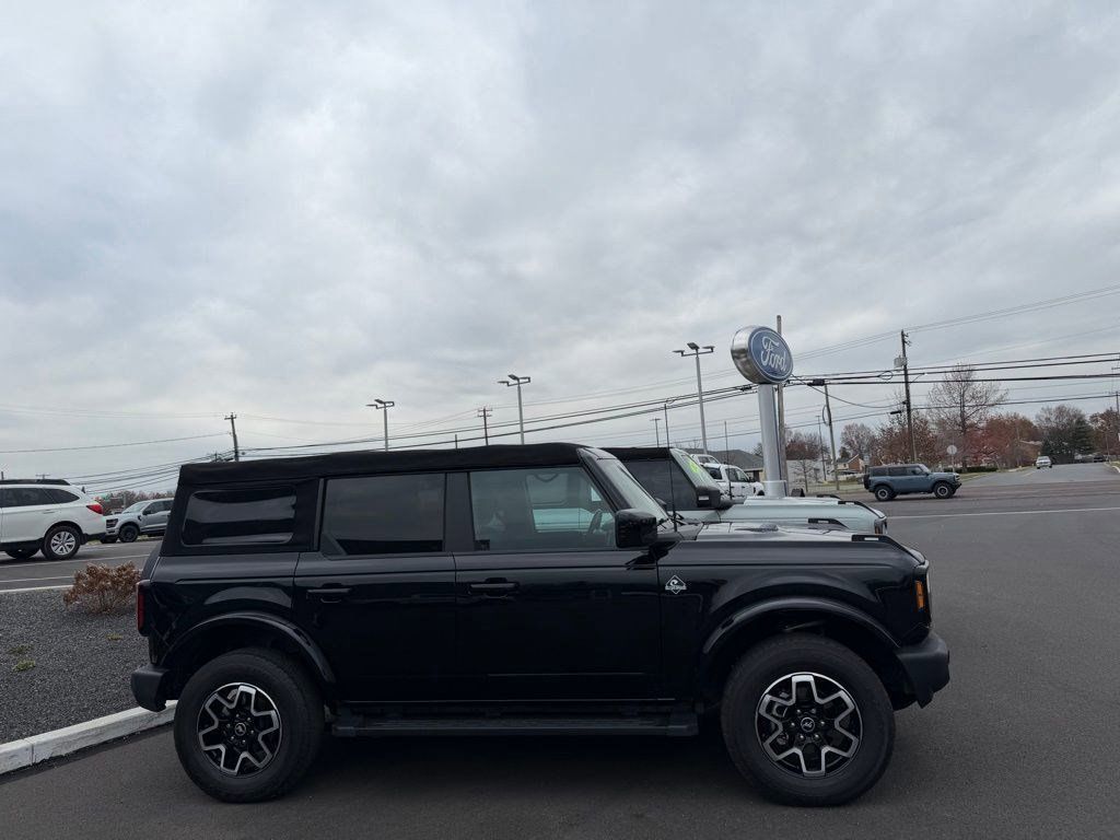 2022 Ford Bronco Outer Banks photo 4