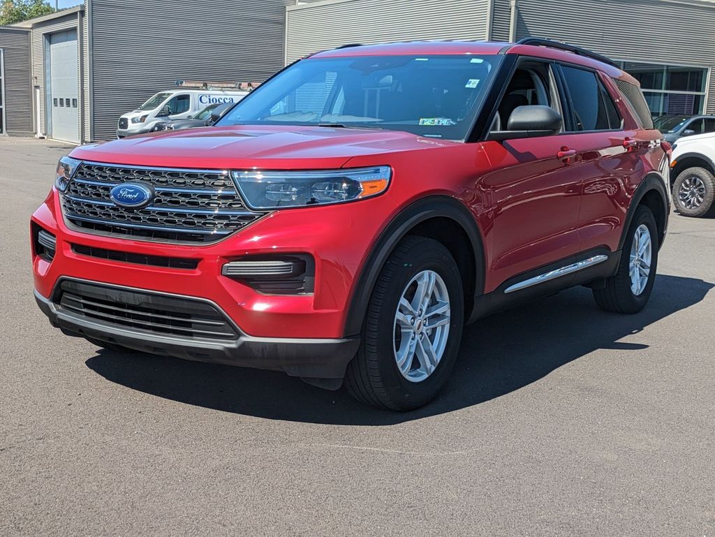 2022 Ford Explorer XLT photo 3