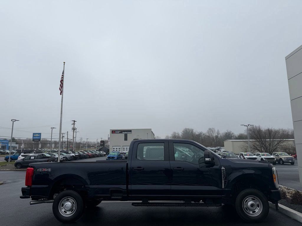 2023 Ford F-350 XL photo 4