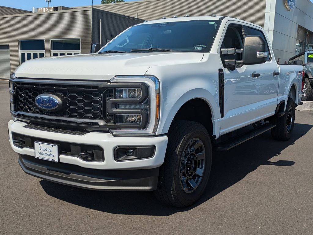 2023 Ford F-250 XL photo 3