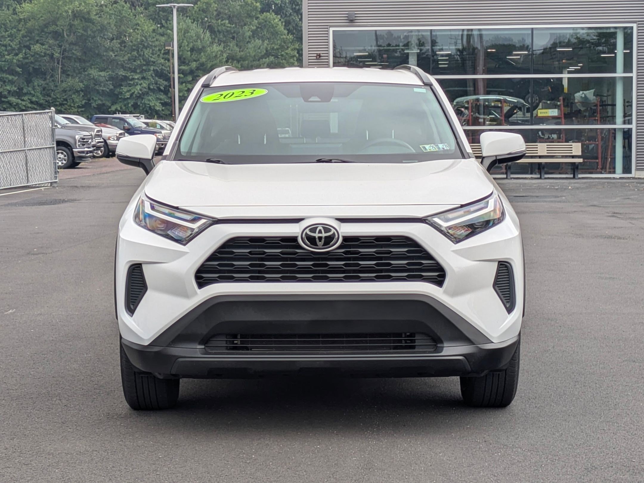 2023 Toyota RAV4 XLE photo 2