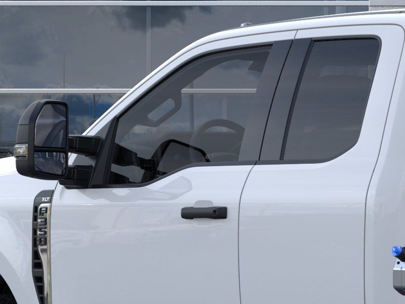 2025 Ford F-350 Super Duty Chassis Cab XLT - Photo 25