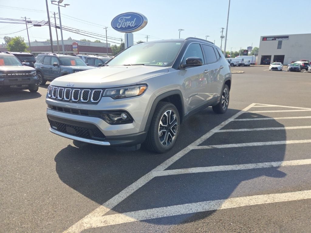 2023 Jeep Compass Limited 4X4's photo