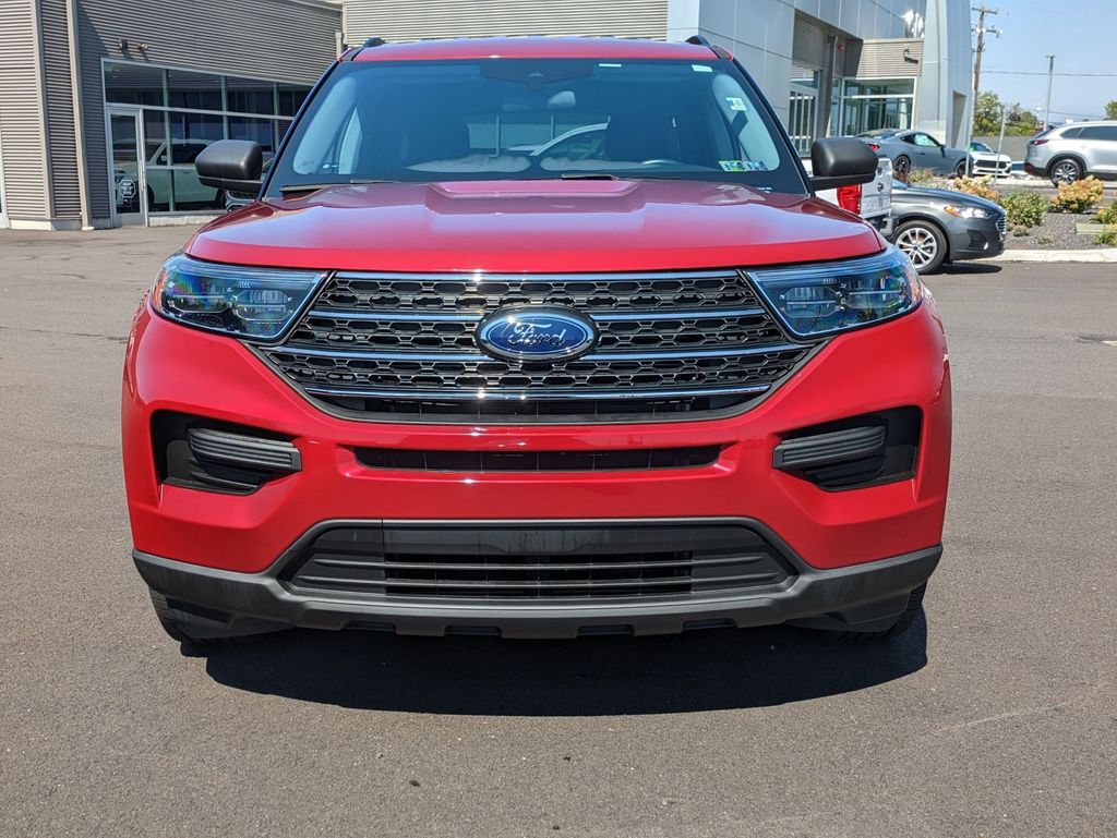 2022 Ford Explorer XLT photo 2