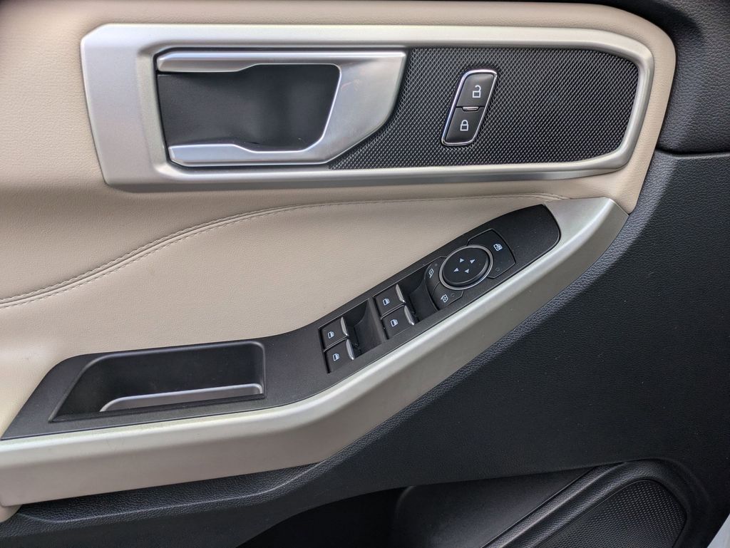 2023 Ford Explorer XLT - Photo 10