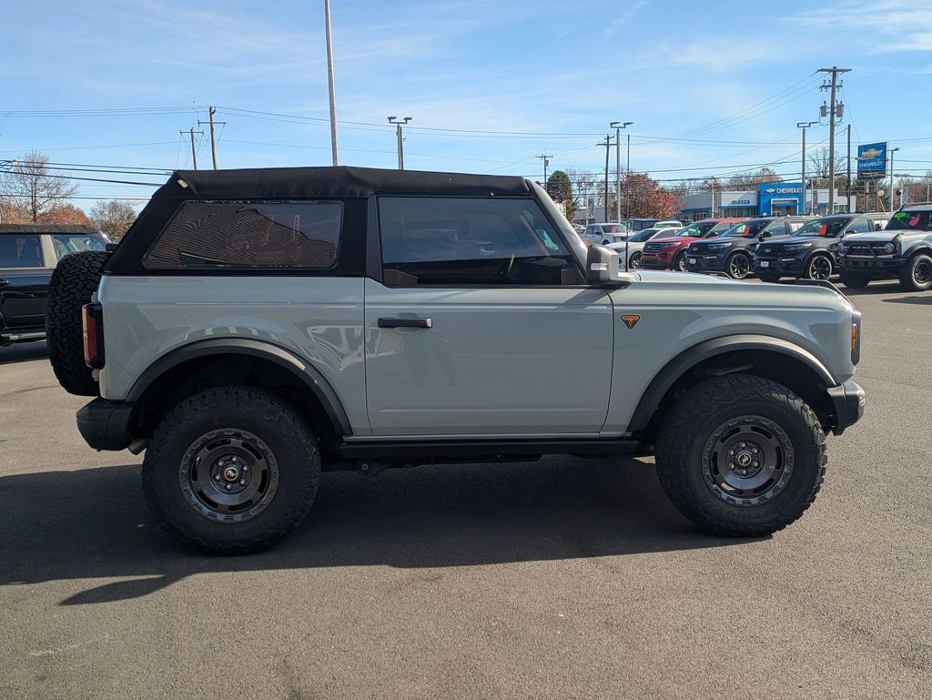 2023 Ford Bronco Badlands photo 4