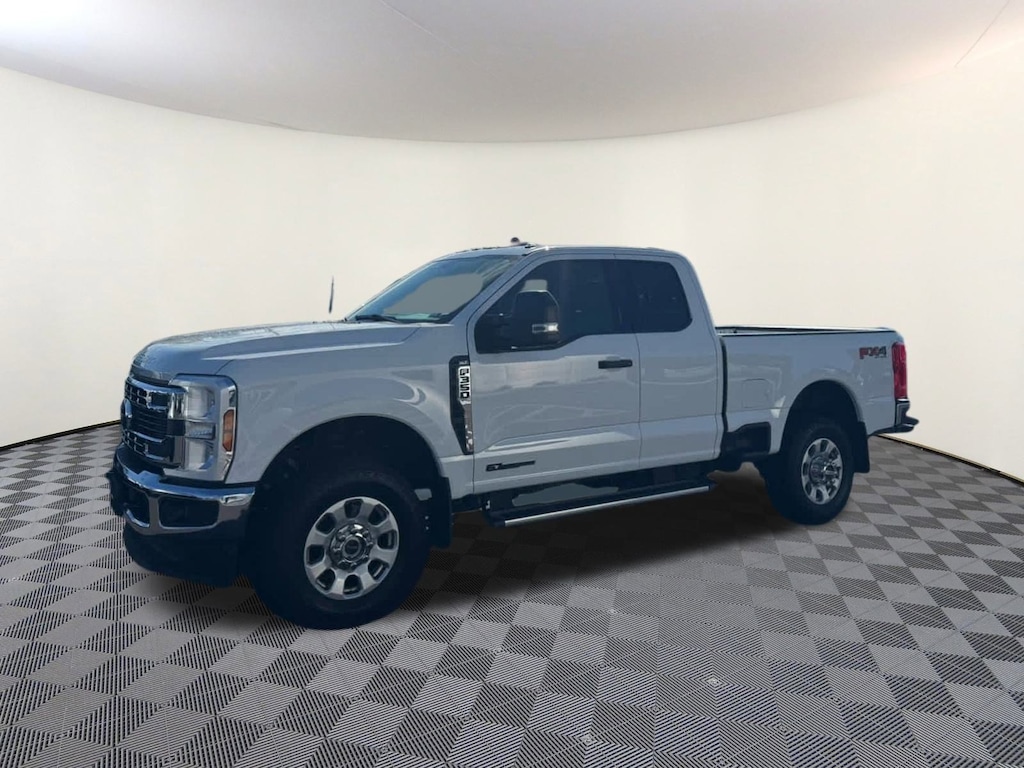 Used 2024 Ford F-350 XLT 4WD SuperCab 6.75 Box Truck Super Cab