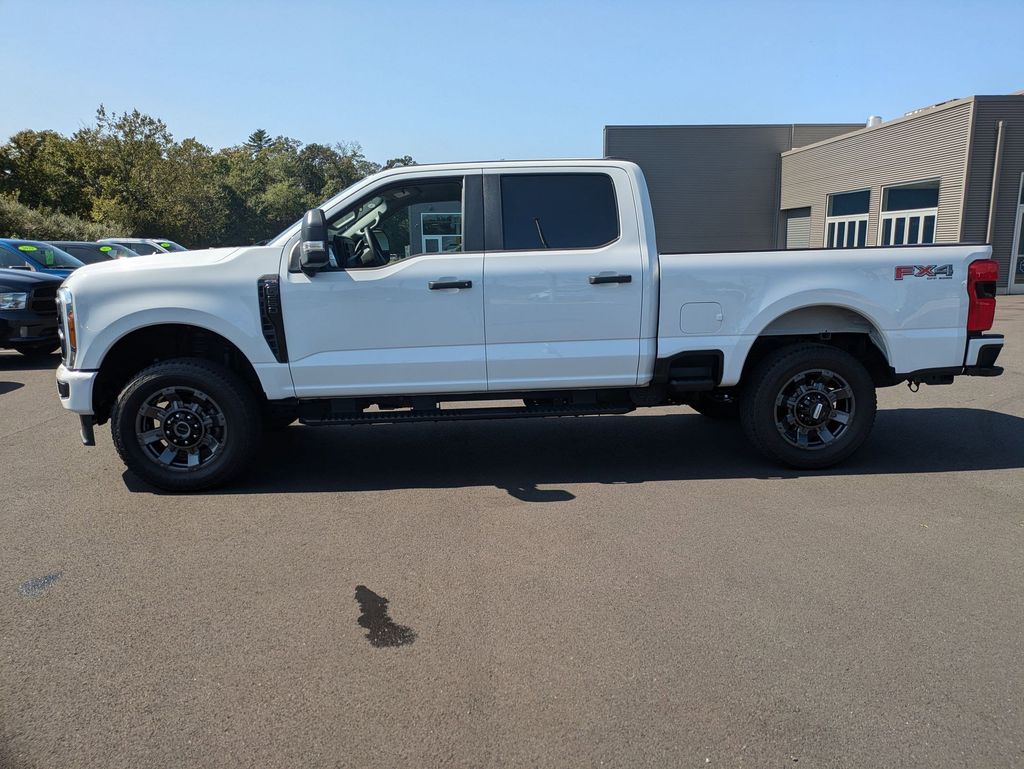 2023 Ford F-250 XL photo 4