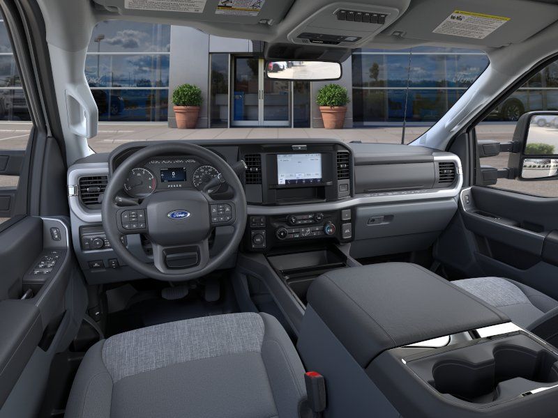 2025 Ford F-350 Super Duty Chassis Cab XLT - Photo 14