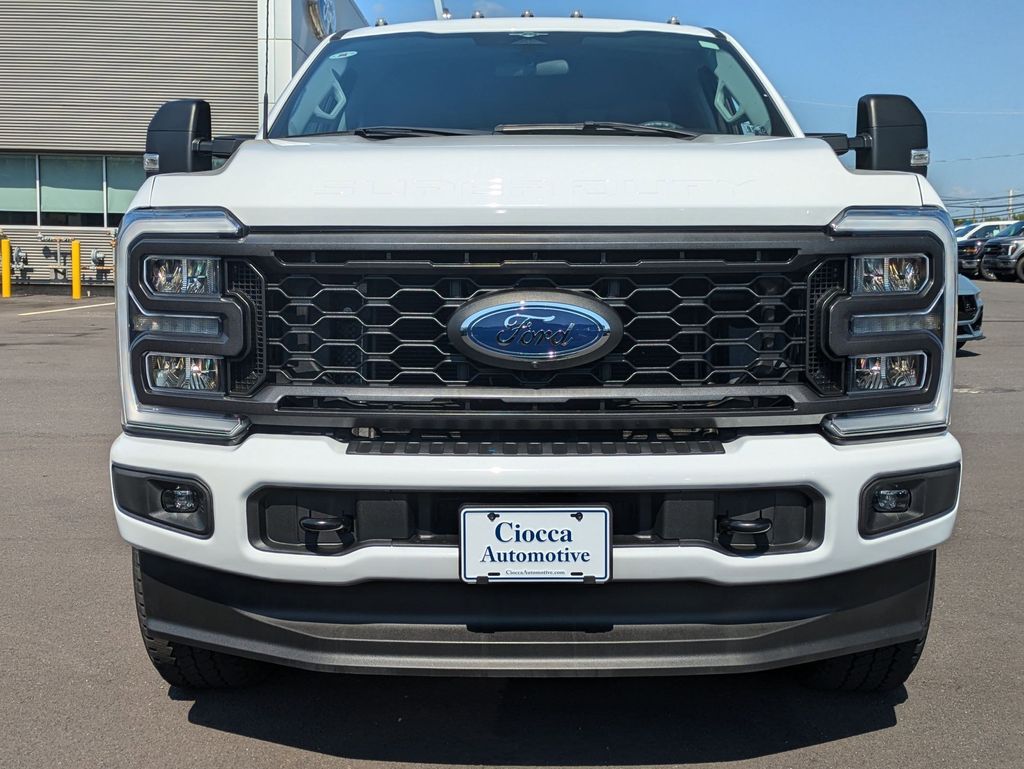 2023 Ford F-250 XL photo 2