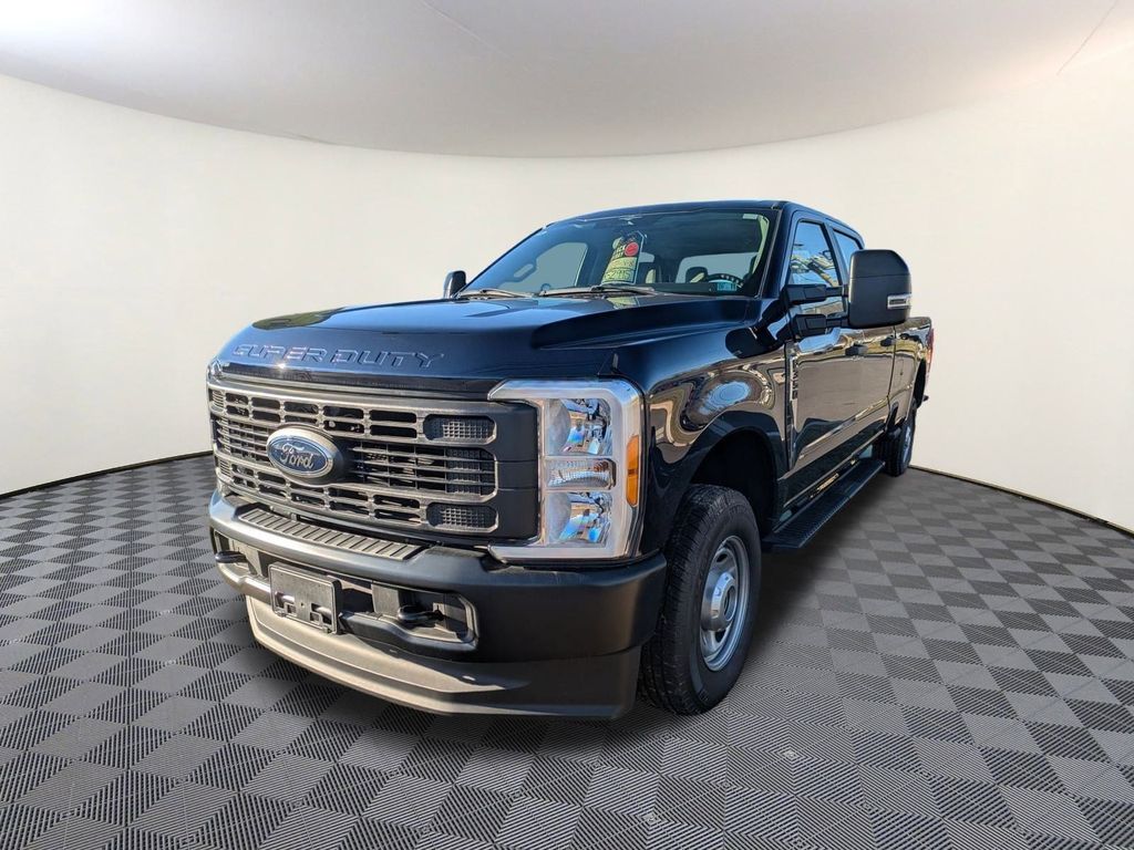 2023 Ford F-350 Super Duty XL's photo
