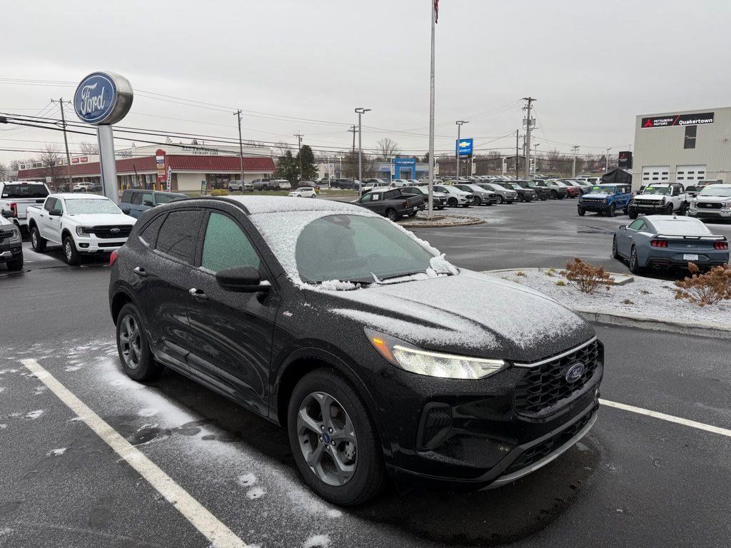 2023 Ford Escape ST-Line photo 3