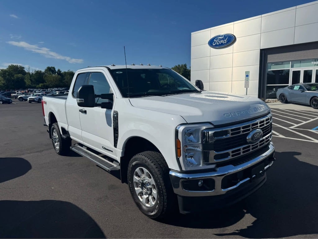 Used 2024 Ford F-350 XLT 4WD SuperCab 6.75 Box Truck Super Cab
