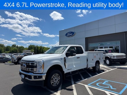 2025 Ford Chassis Cab XLT Truck Super Cab