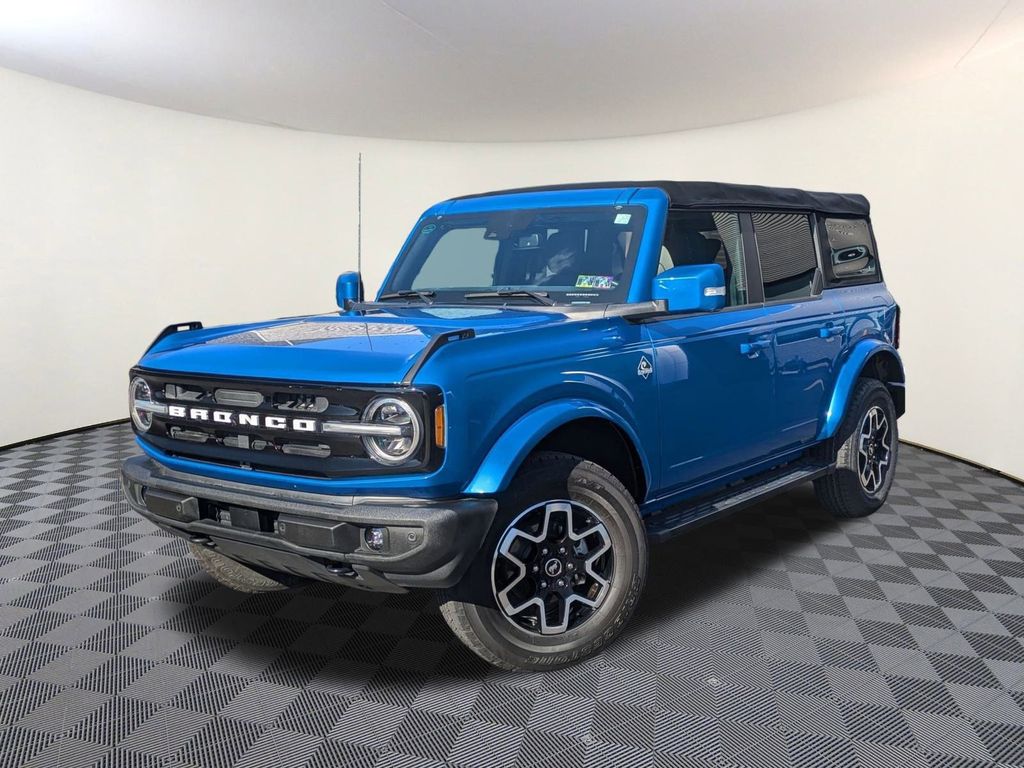 2022 Ford Bronco 4-Door Outer Banks's photo