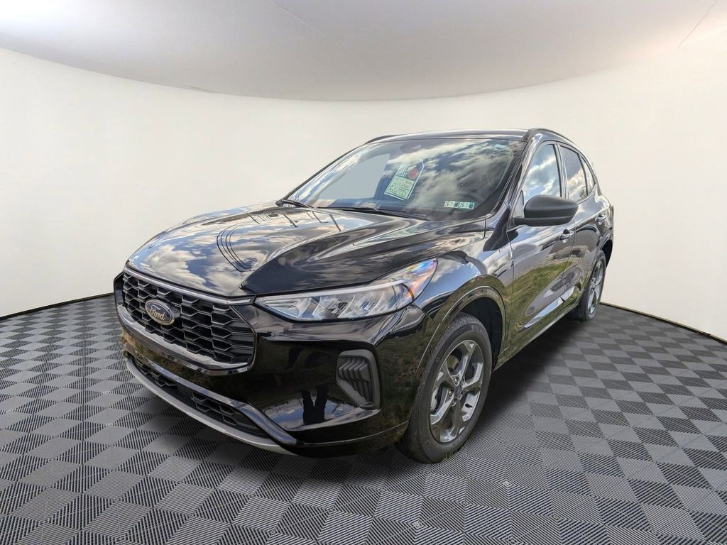 2023 Ford Escape ST-Line's photo