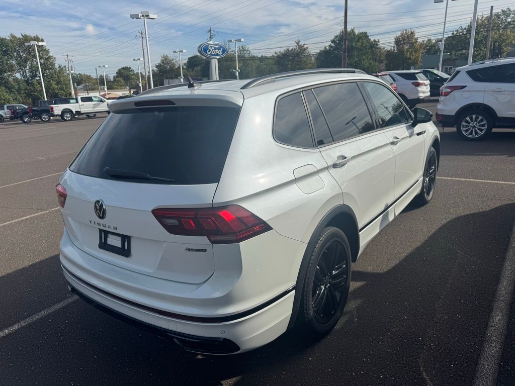 2022 Volkswagen Tiguan SE R-Line Black photo 4