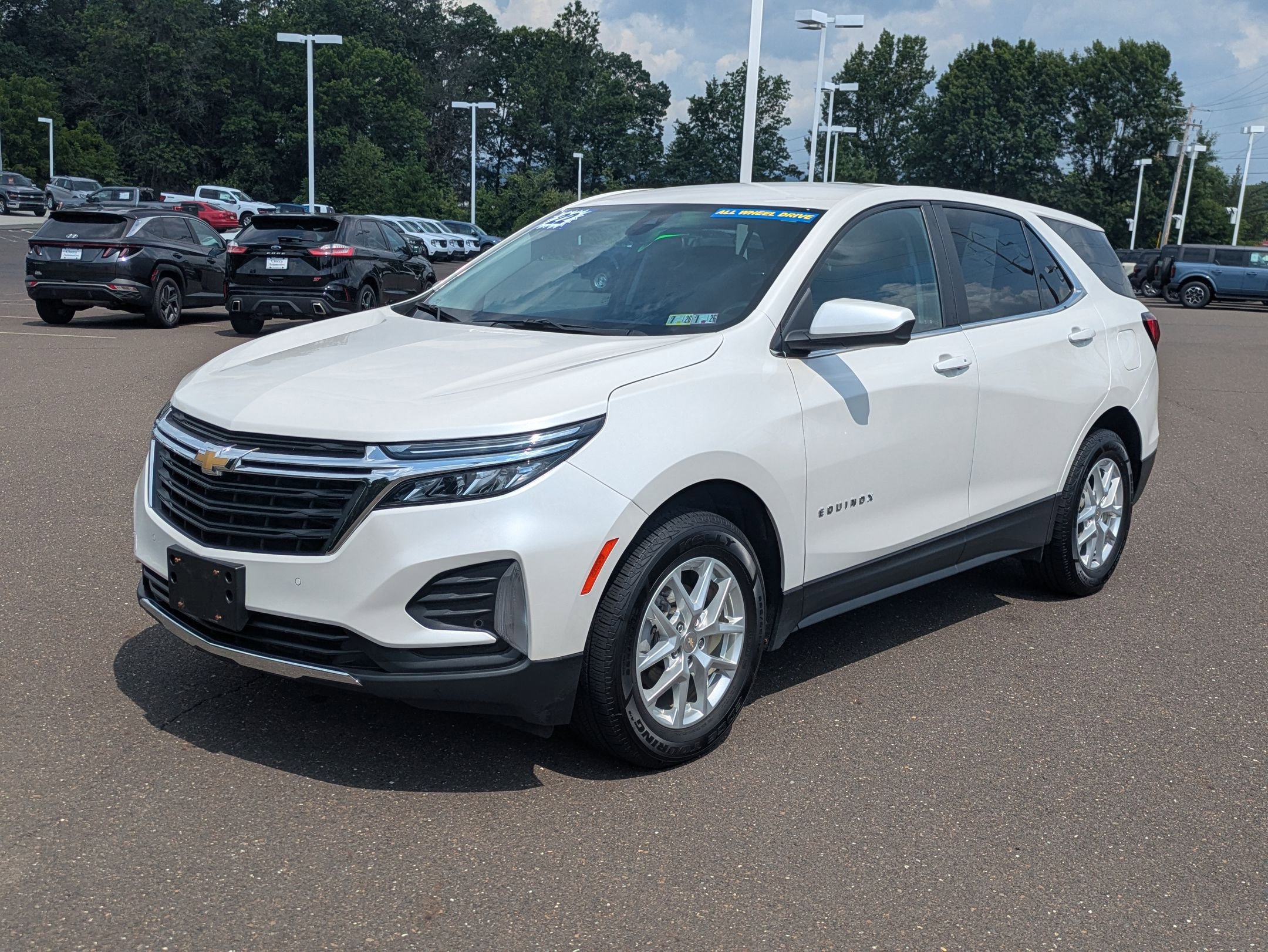 2022 Chevrolet Equinox LT photo 3