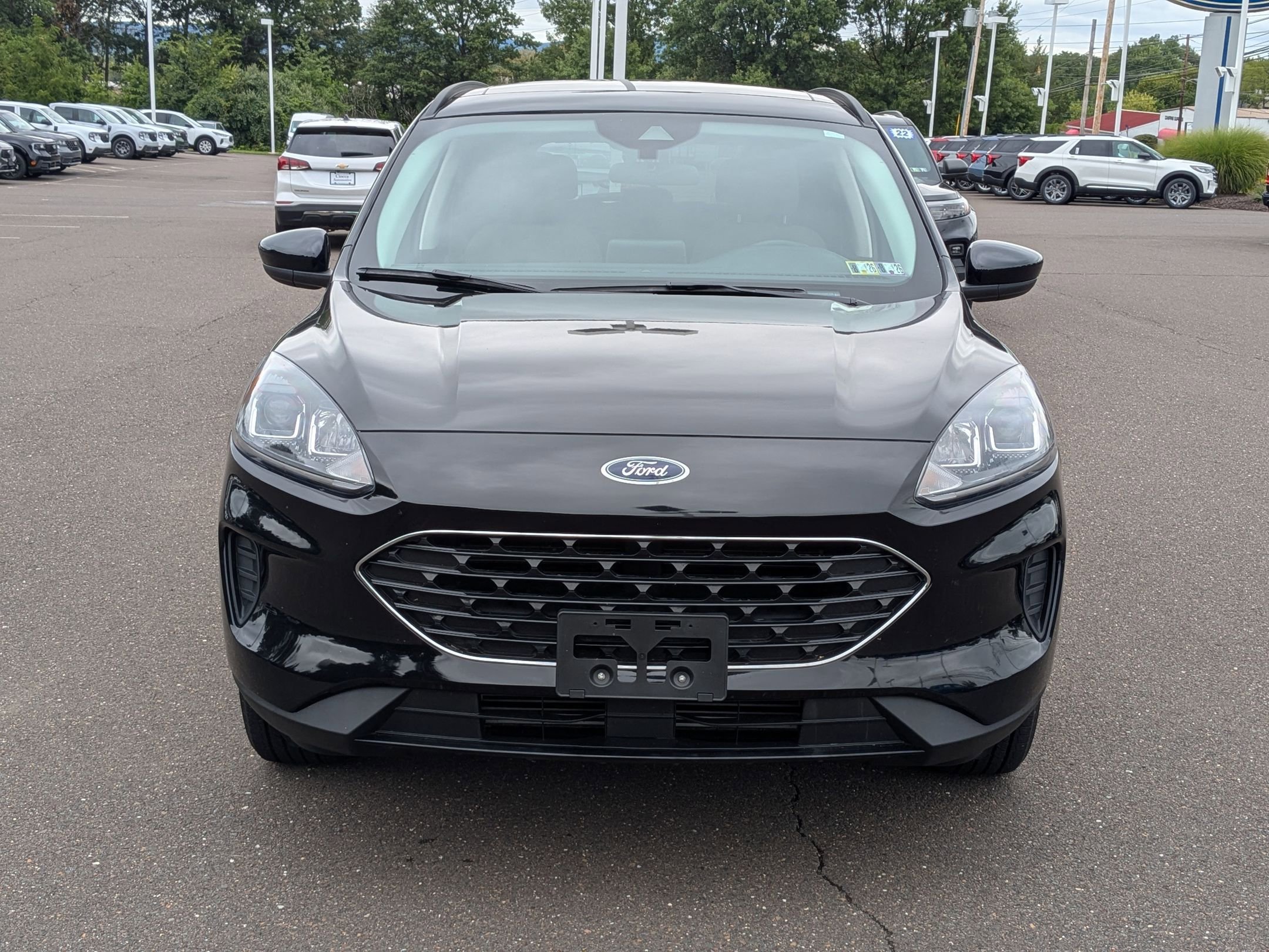 2022 Ford Escape SE photo 2