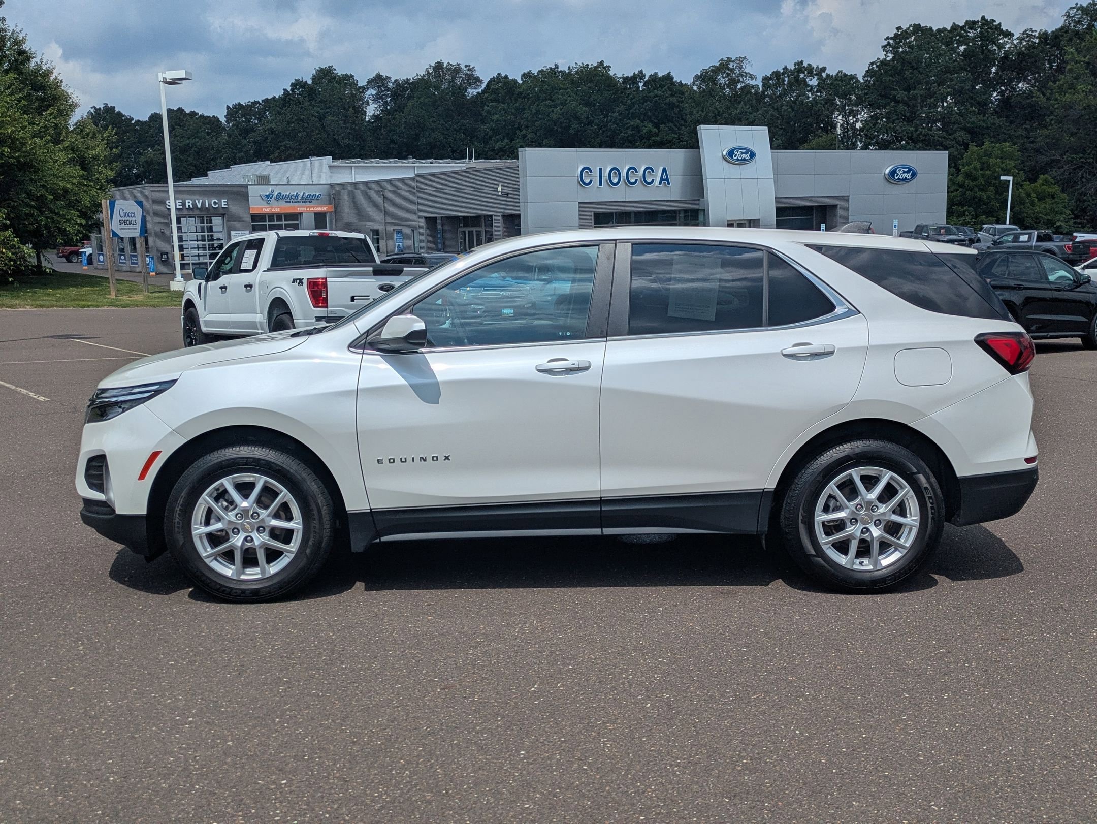 2022 Chevrolet Equinox LT photo 4