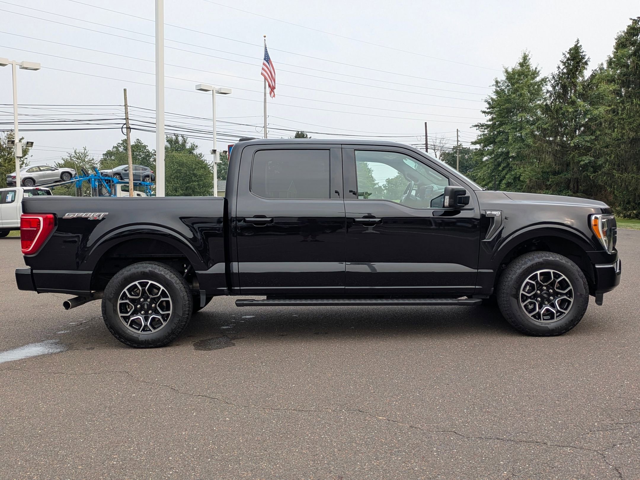 2023 Ford F-150 XLT photo 2