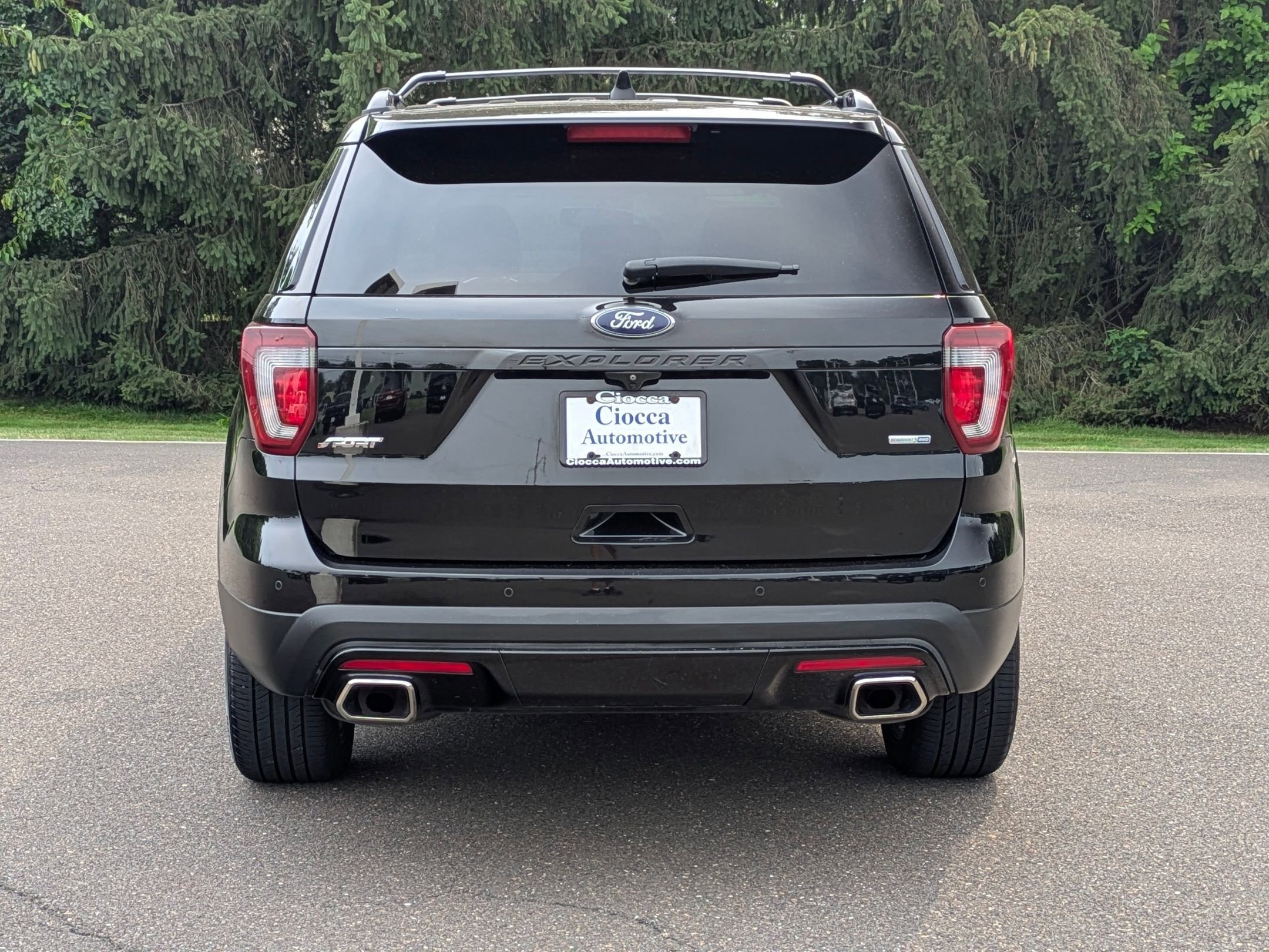 2017 Ford Explorer Sport photo 4