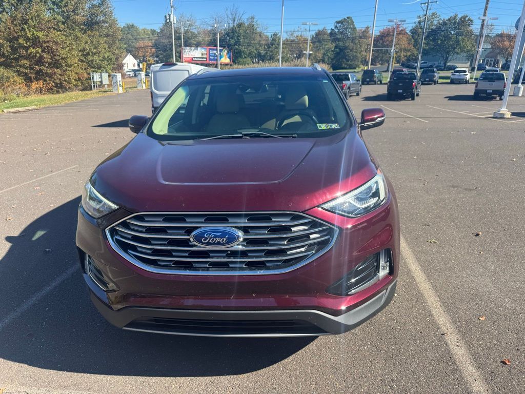 2019 Ford Edge SEL photo 2