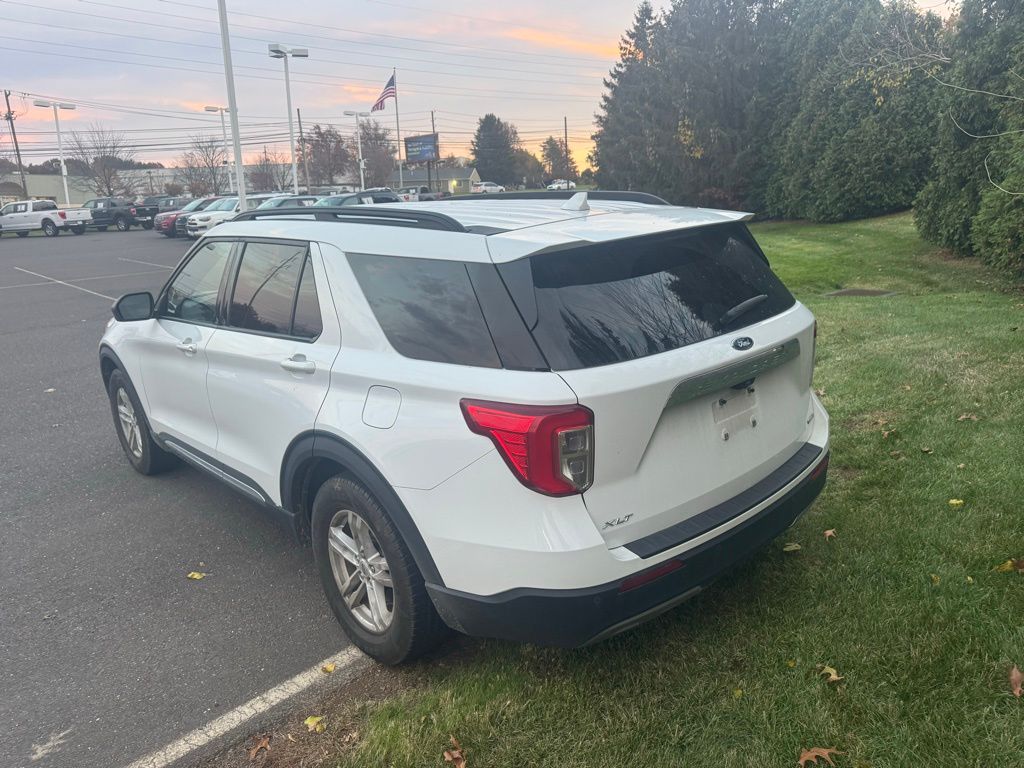 2020 Ford Explorer XLT photo 3