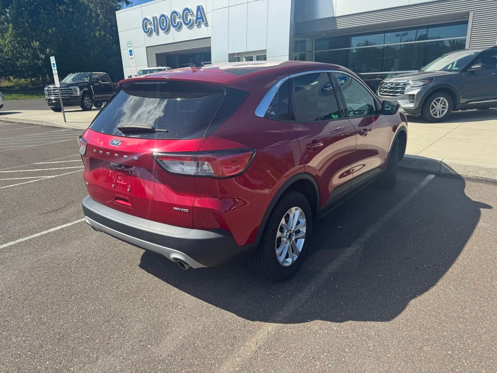 2022 Ford Escape SE photo 4