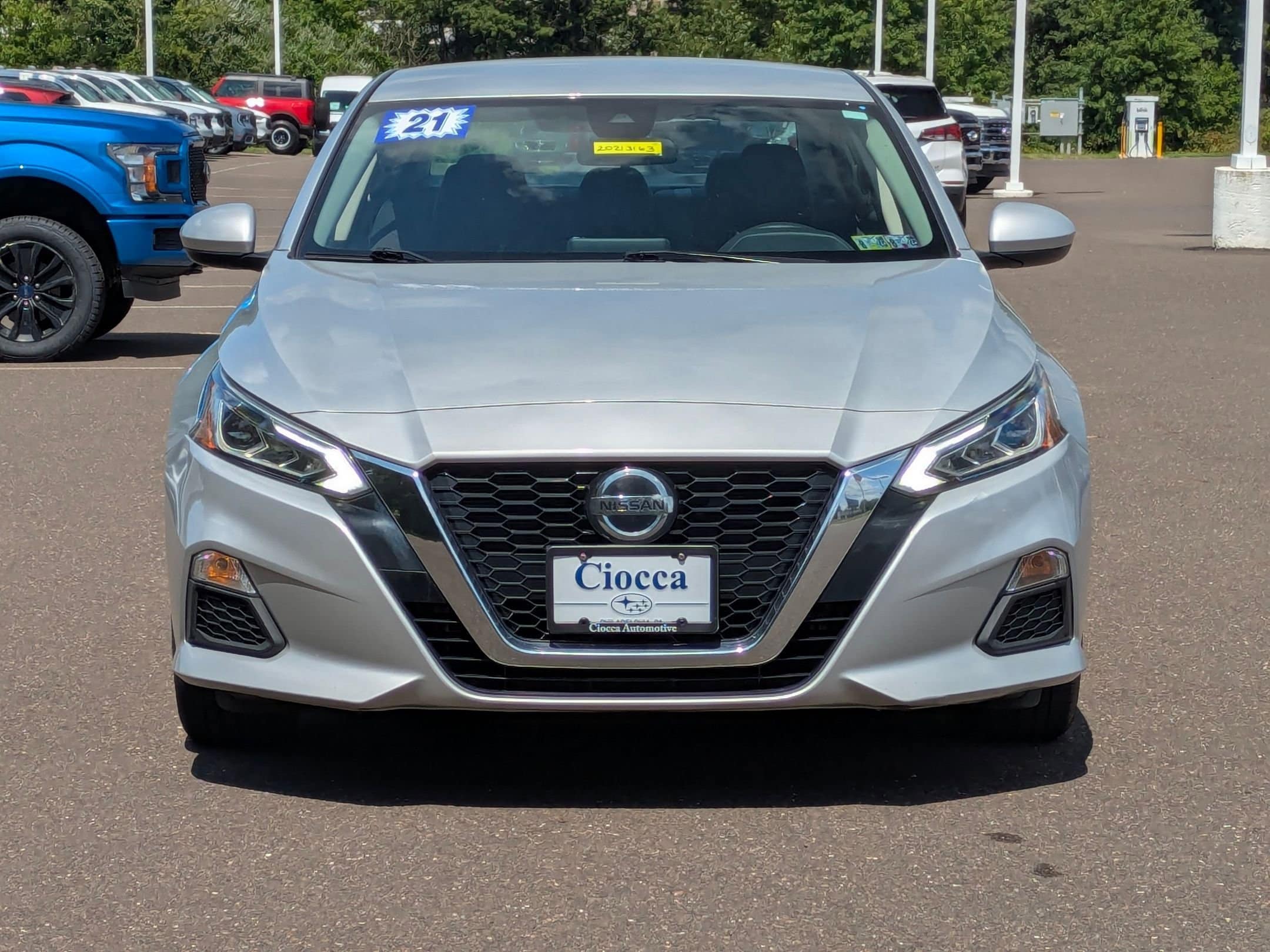 2021 Nissan Altima 2.5 SV photo 2