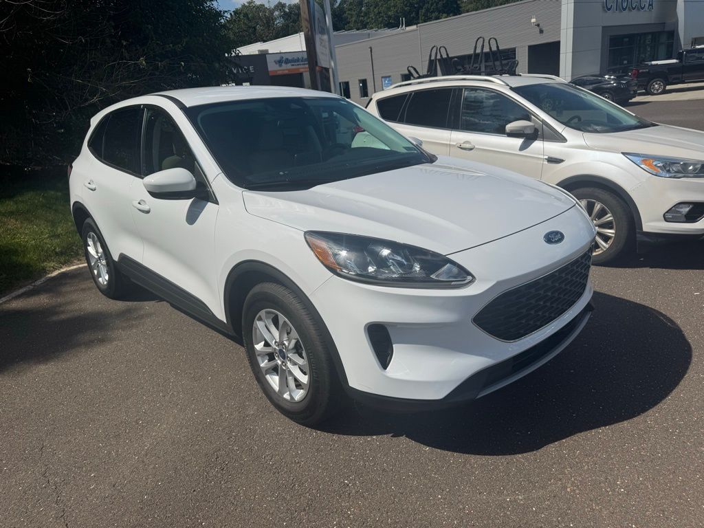 2021 Ford Escape SE photo 2