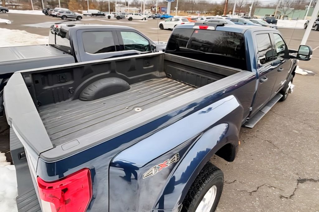 Used 2017 Ford F-350SD XLT Truck Crew Cab