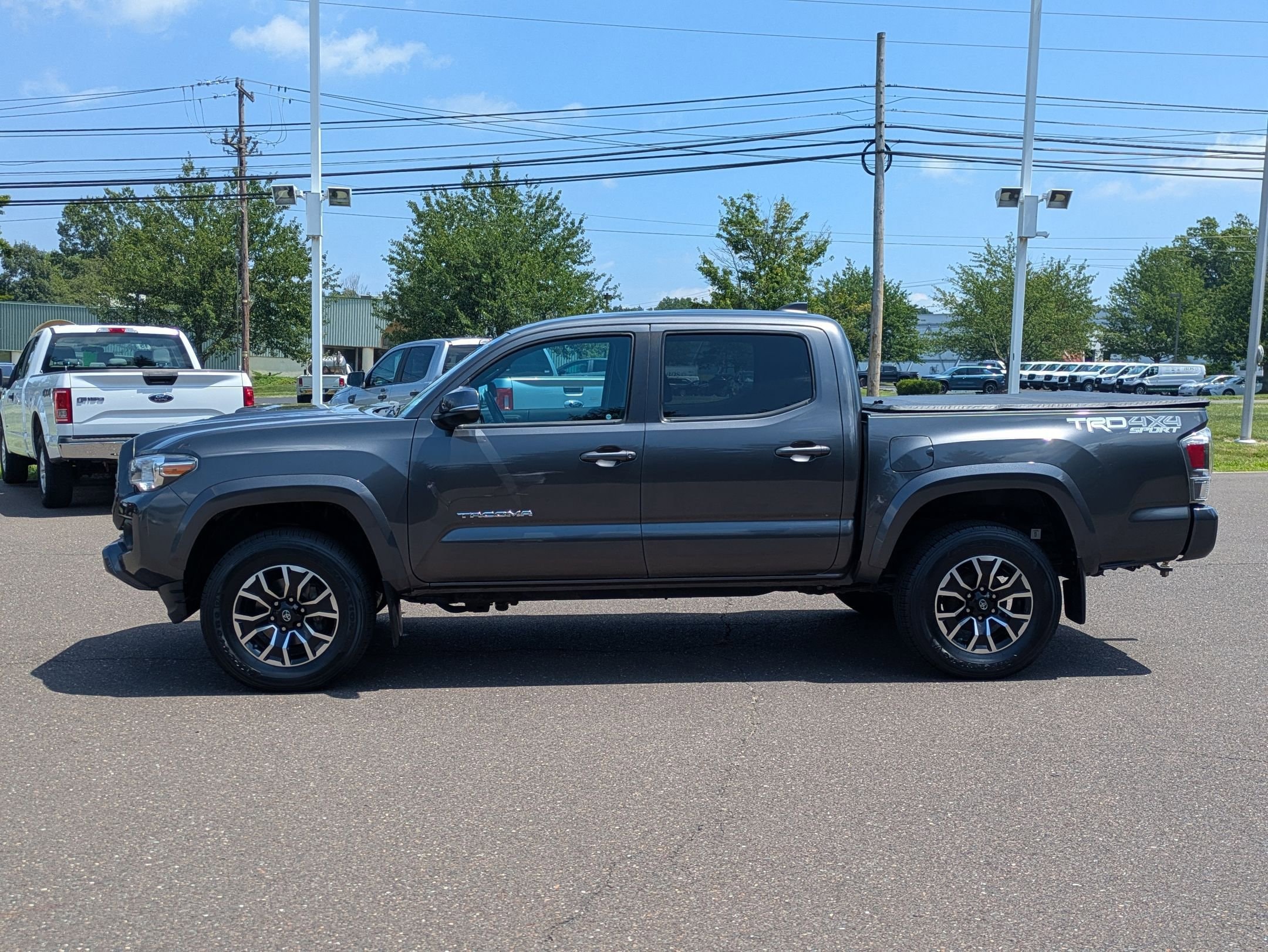 2021 Toyota Tacoma TRD Sport photo 2