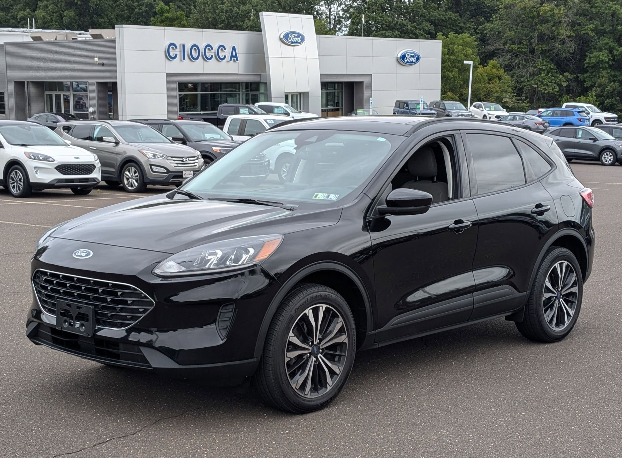 2022 Ford Escape SE photo 3