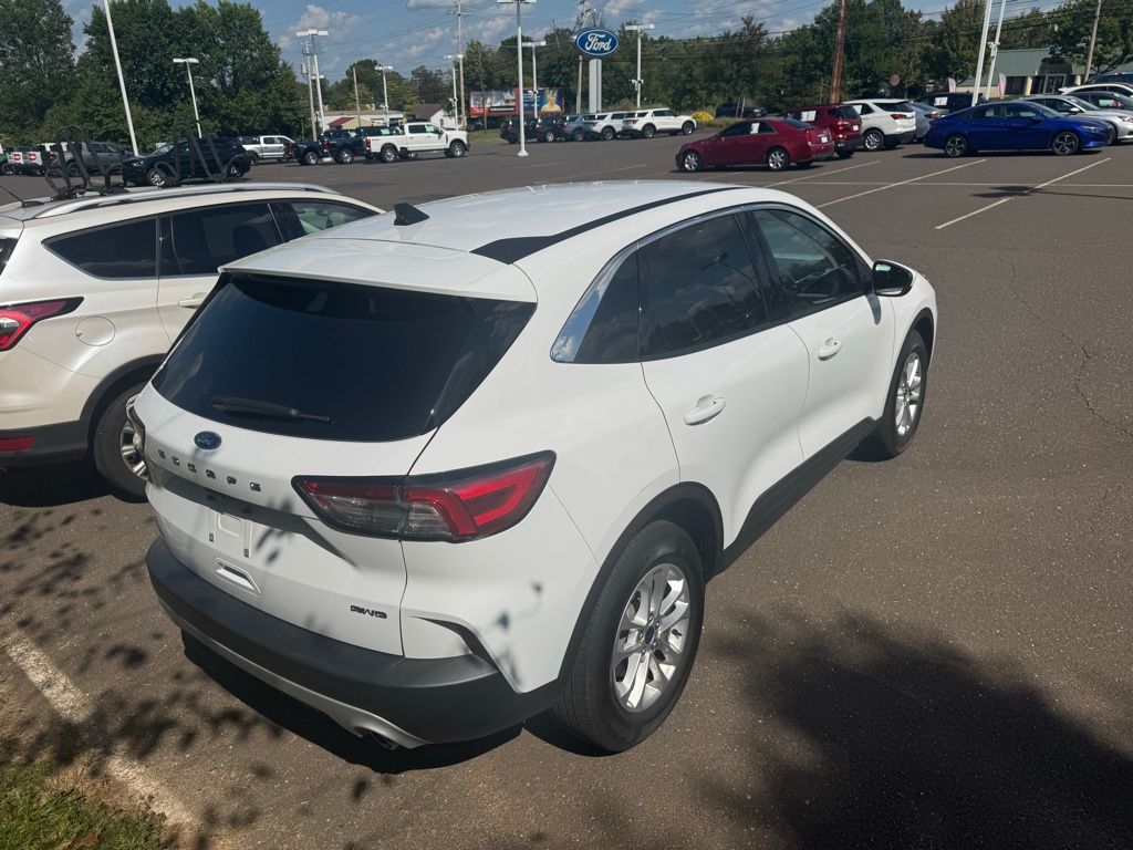 2021 Ford Escape SE photo 3