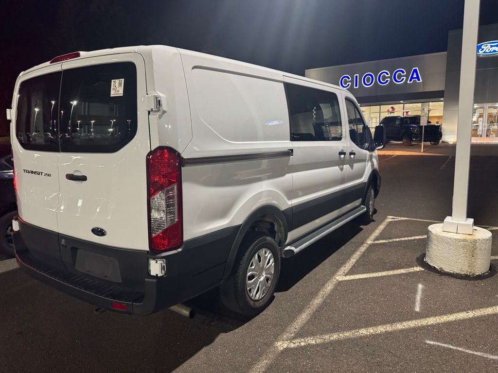 2024 Ford Transit photo 4
