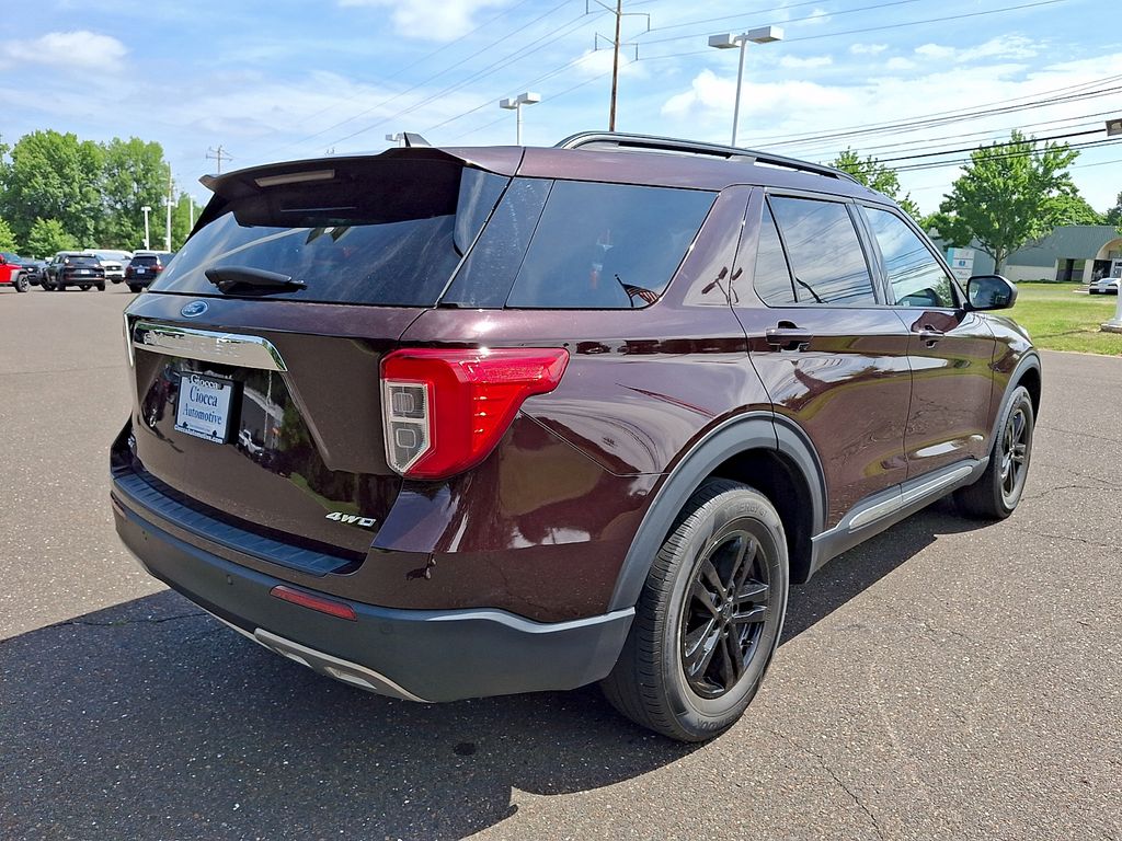 2022 Ford Explorer XLT - Photo 8