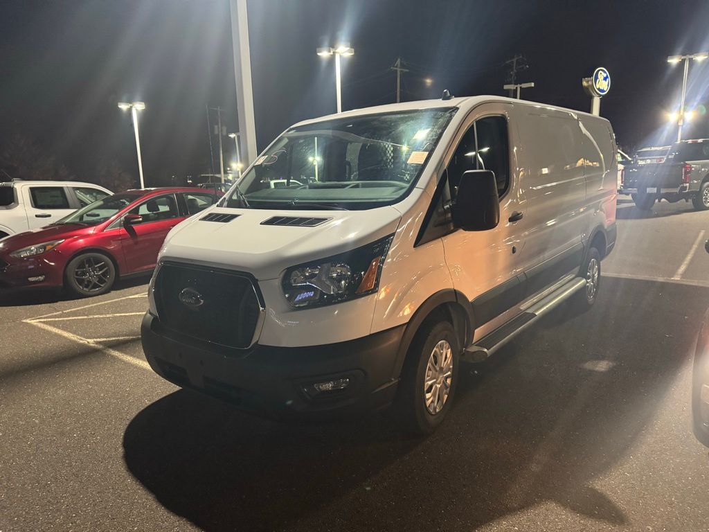 2024 Ford Transit photo 3