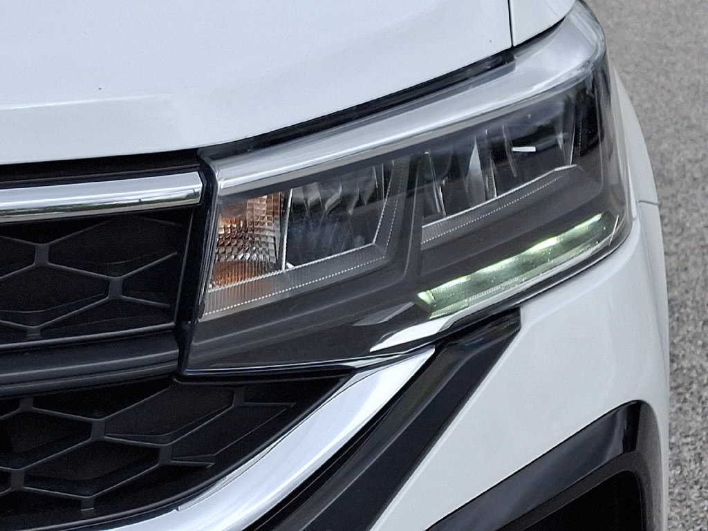 2024 Volkswagen Taos SE - Photo 11