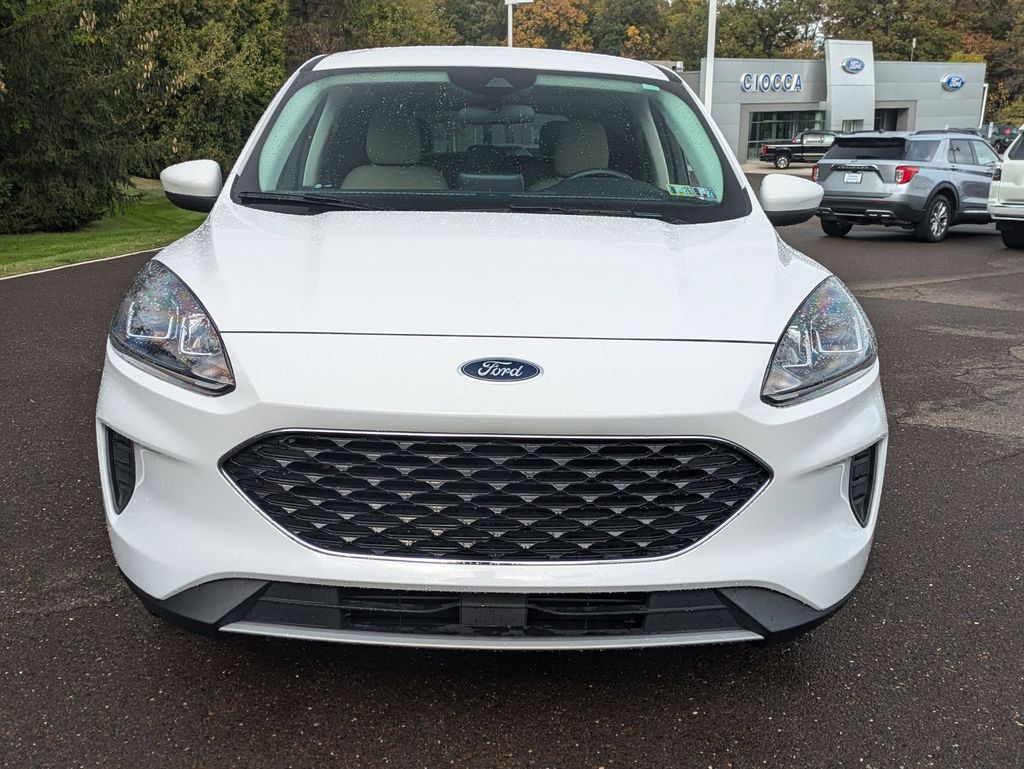 2021 Ford Escape SE photo 2