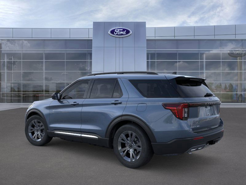 2025 Ford Explorer photo 3