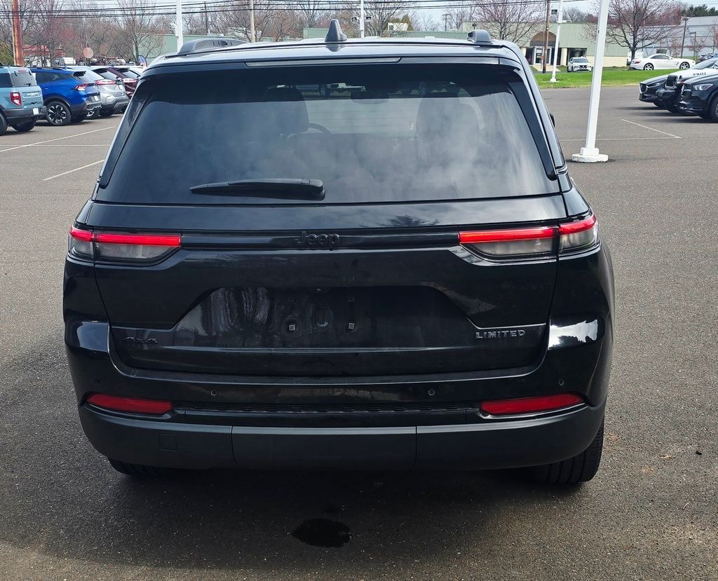 Used 2023 Jeep Grand Cherokee Altitude SUV